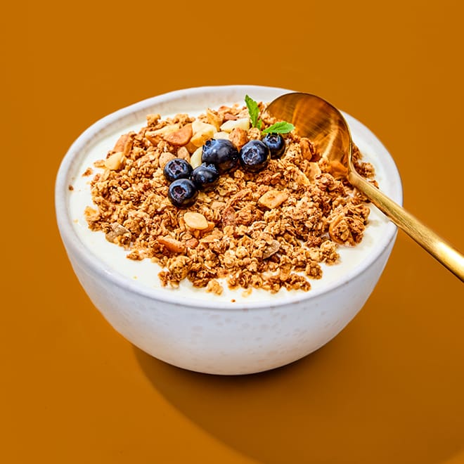 Granola Einsteiger Paket mit Joghurt, Blaubeeren und Löffel